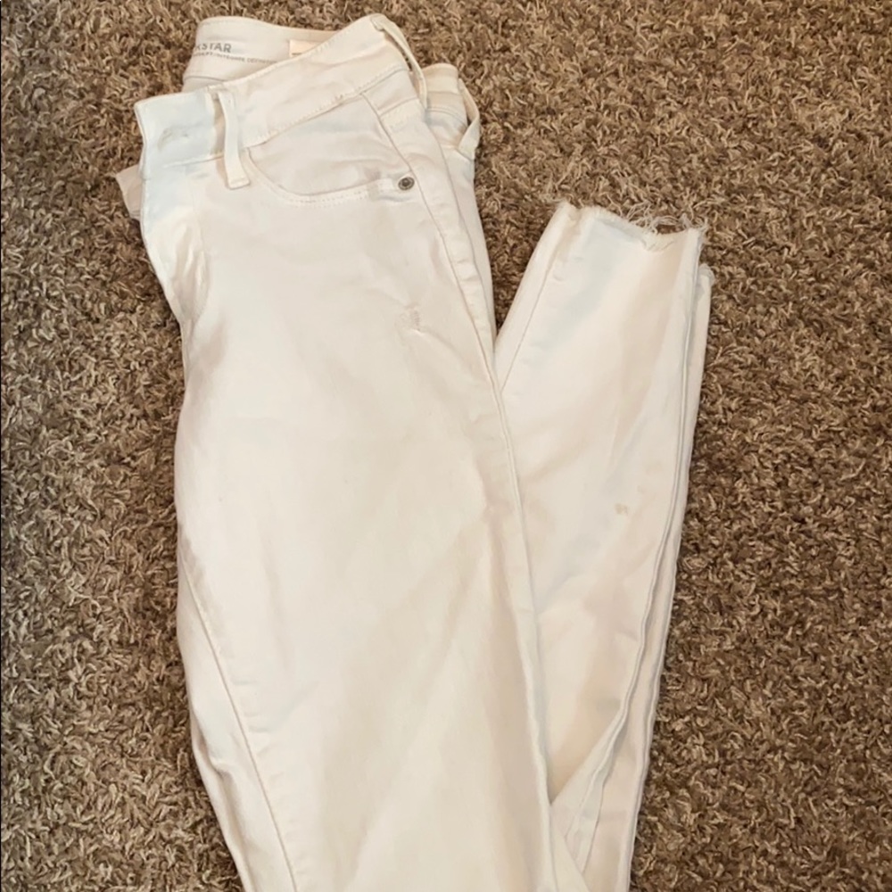 White skinny jeans